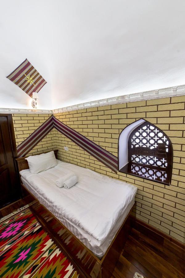 Feruzkhan Hotel Madrasah Khiva Bagian luar foto
