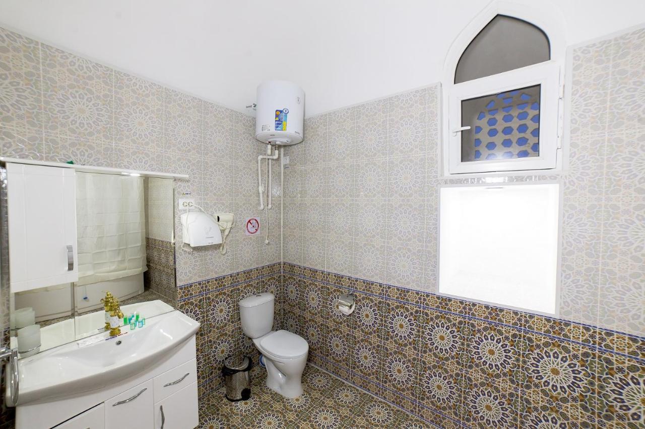 Feruzkhan Hotel Madrasah Khiva Bagian luar foto