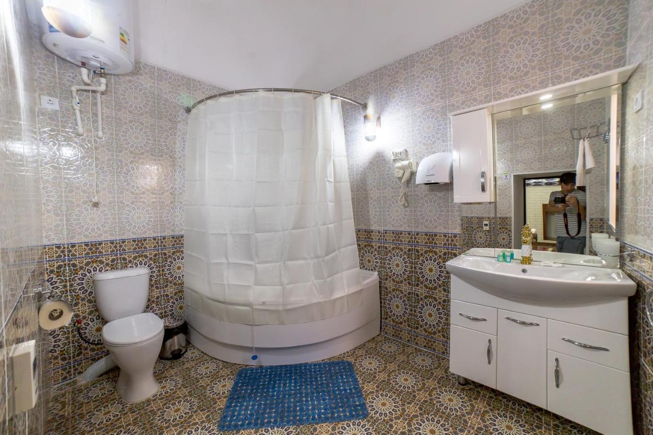 Feruzkhan Hotel Madrasah Khiva Bagian luar foto